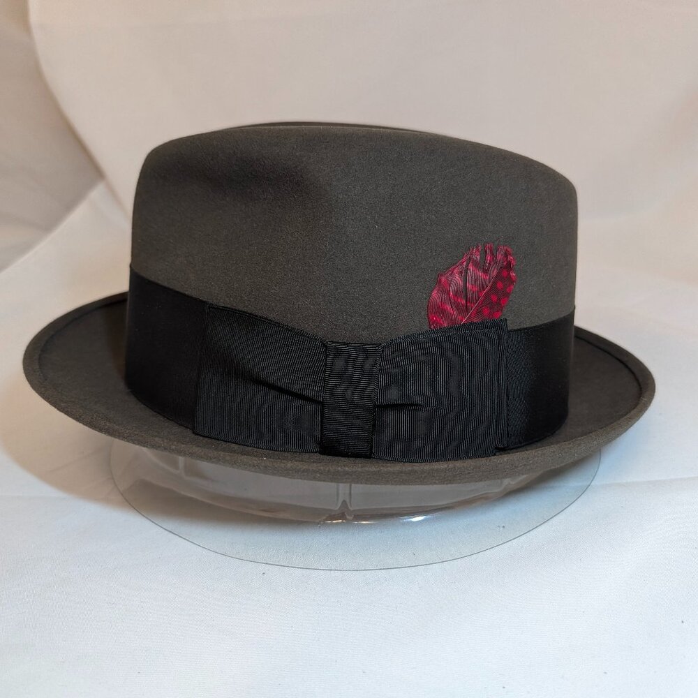 Vintage 50's Dobbs Gray Fedora with Feather - Size 7 1/4 EUC w/box